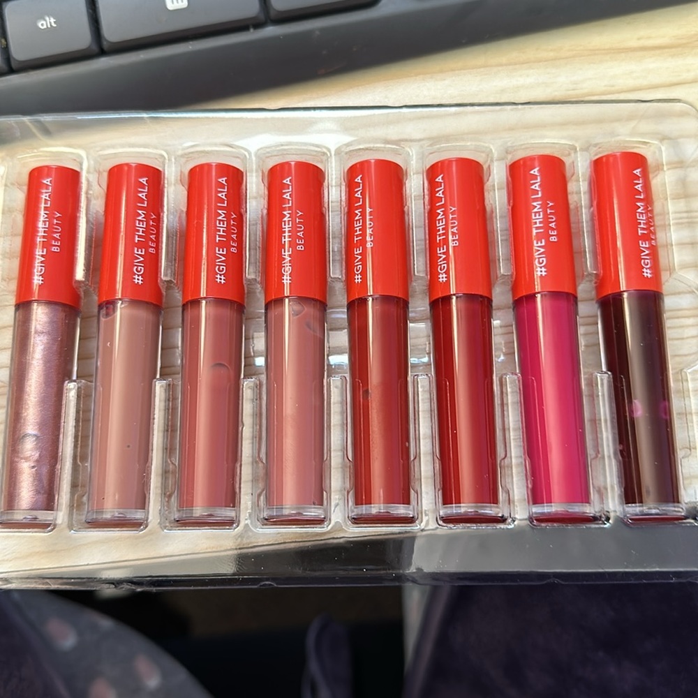 GIVE THEM LALA BEAUTY CANDY LAND LIP SET